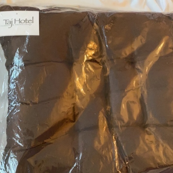 Set(2pillows)Taj Hotel Tufted Java Square Throw Pillow Taj Rich finishing silk - Picture 4 of 6